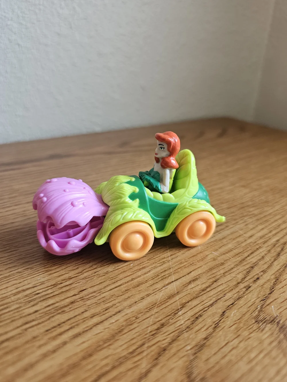 4/$10 Batman Poison Ivy 1993 Mconald's Toy Car